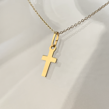 Lade das Bild im Galerie-Viewer, KAT EVE 'Crucial Cross' Anhänger mit Kette echtes Gold