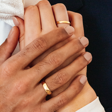 Lade das Bild im Galerie-Viewer, KAT EVE Ehering 'Halfround Harmony Medium' 750 (18k) echtes Gold