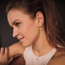 Lade das Bild im Galerie-Viewer, KAT EVE 'Dangle Disc' Ohrringe Paar echtes Gold