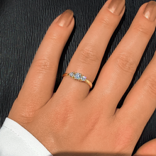 Lade das Bild im Galerie-Viewer, KAT EVE Beispiel Individualanfertigung Verlobungsring Claudia K.