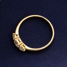 Lade das Bild im Galerie-Viewer, KAT EVE Beispiel Individualanfertigung Verlobungsring Claudia K.