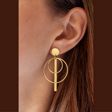 Lade das Bild im Galerie-Viewer, KAT EVE 'Cozy Cosmos' Ohrringe Paar echtes Gold