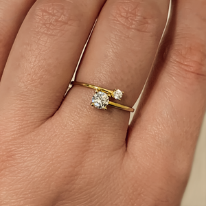 KAT EVE 'Double Trouble' Ring echtes 333 Gold mit Zirkonia Steinen