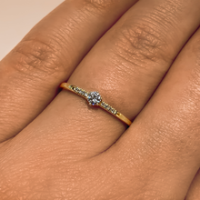 Lade das Bild im Galerie-Viewer, KAT EVE &#39;Playful Princess&#39; Ring mit echten Diamanten echtes 585 Gold
